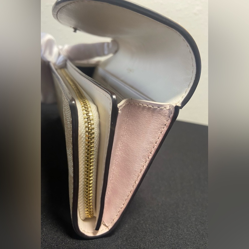 COACH Signature Slim Wallet EUC β¨π - Picture 12 of 16